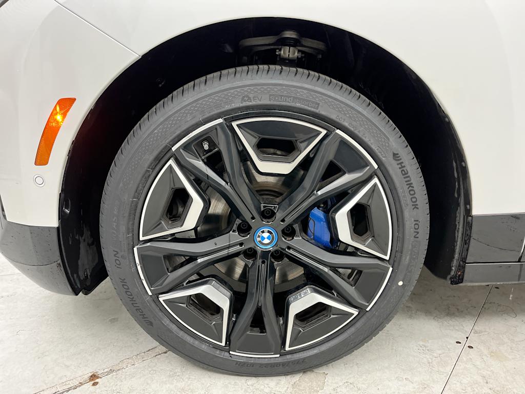 Thumbnail: 2024 BMW iX - 6