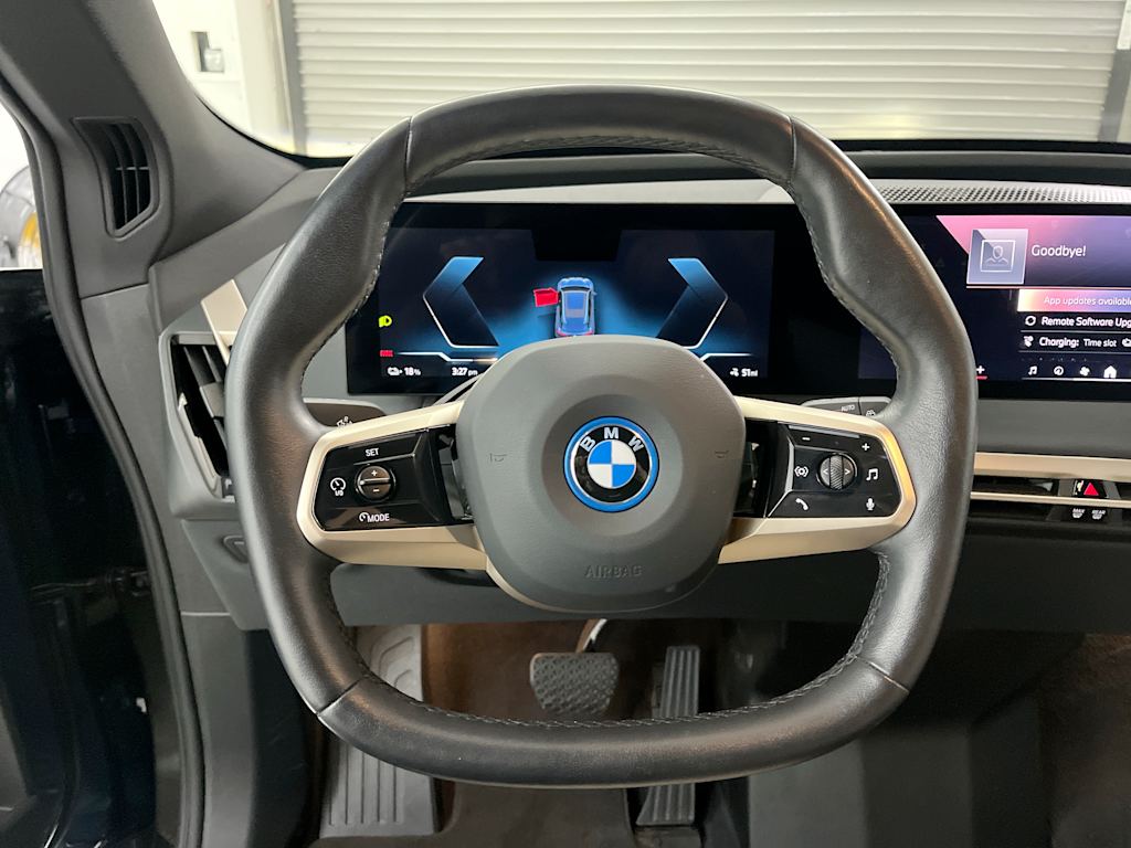 Thumbnail: 2024 BMW iX - 11