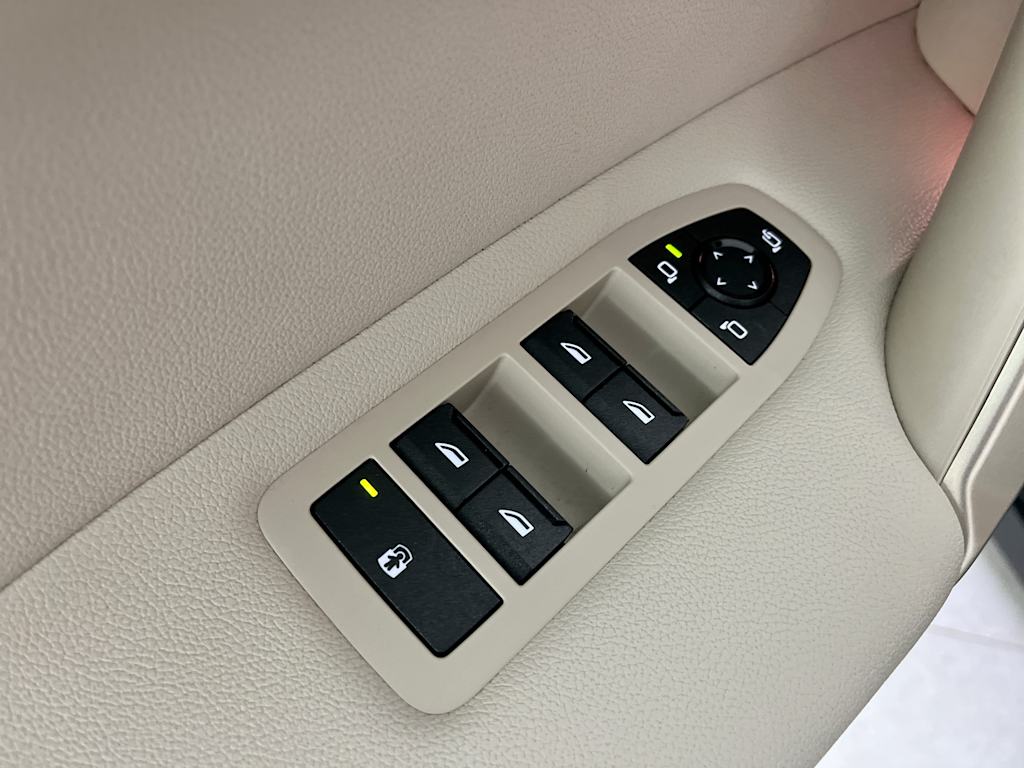 Thumbnail: 2024 BMW iX - 20