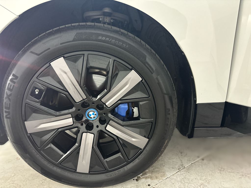 Thumbnail: 2024 BMW iX - 7