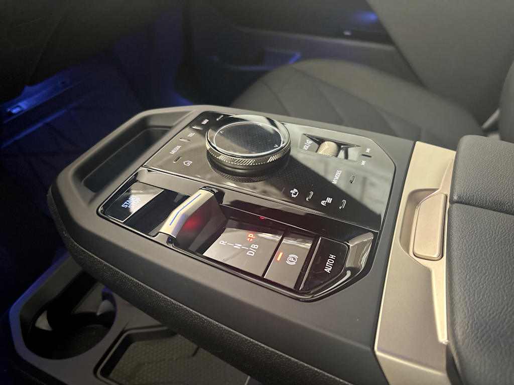 Thumbnail: 2024 BMW iX - 12