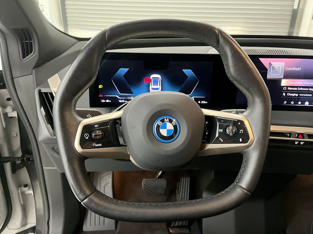 Thumbnail: 2024 BMW iX - 11