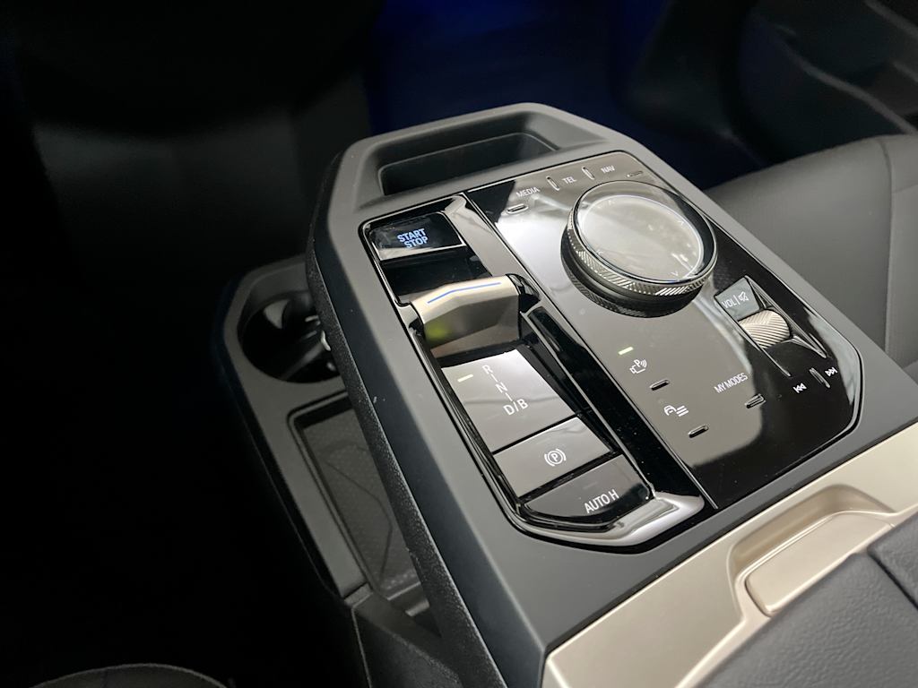 Thumbnail: 2024 BMW iX - 13