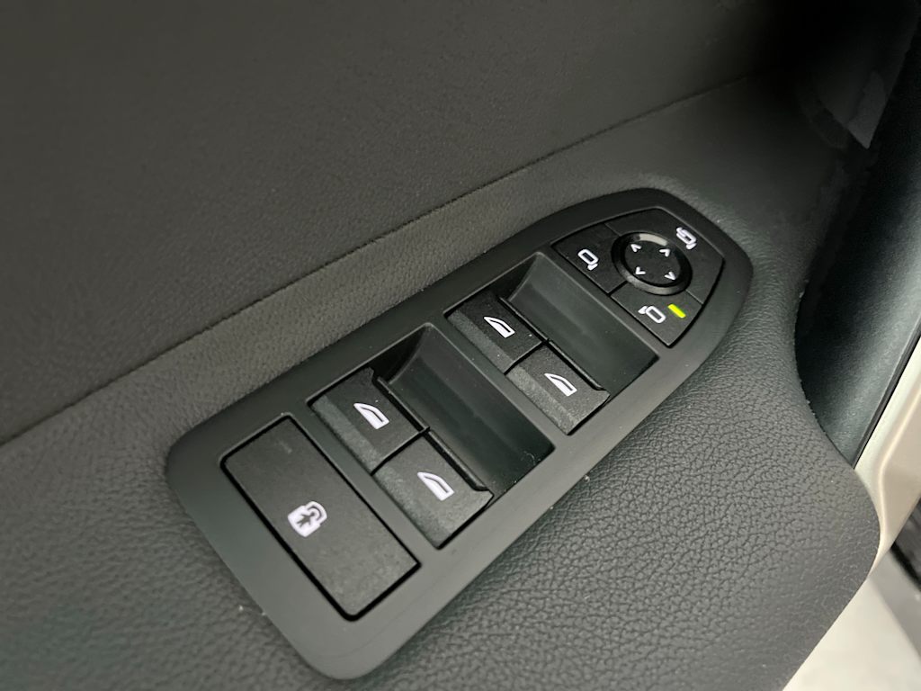 Thumbnail: 2024 BMW iX - 24