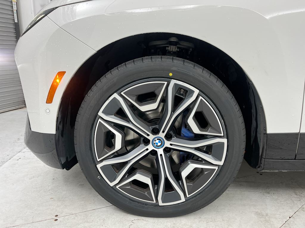 Thumbnail: 2024 BMW iX - 6