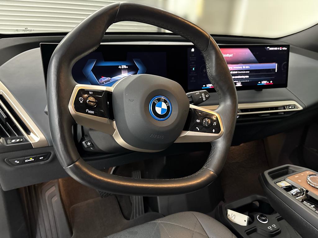 Thumbnail: 2023 BMW iX - 2
