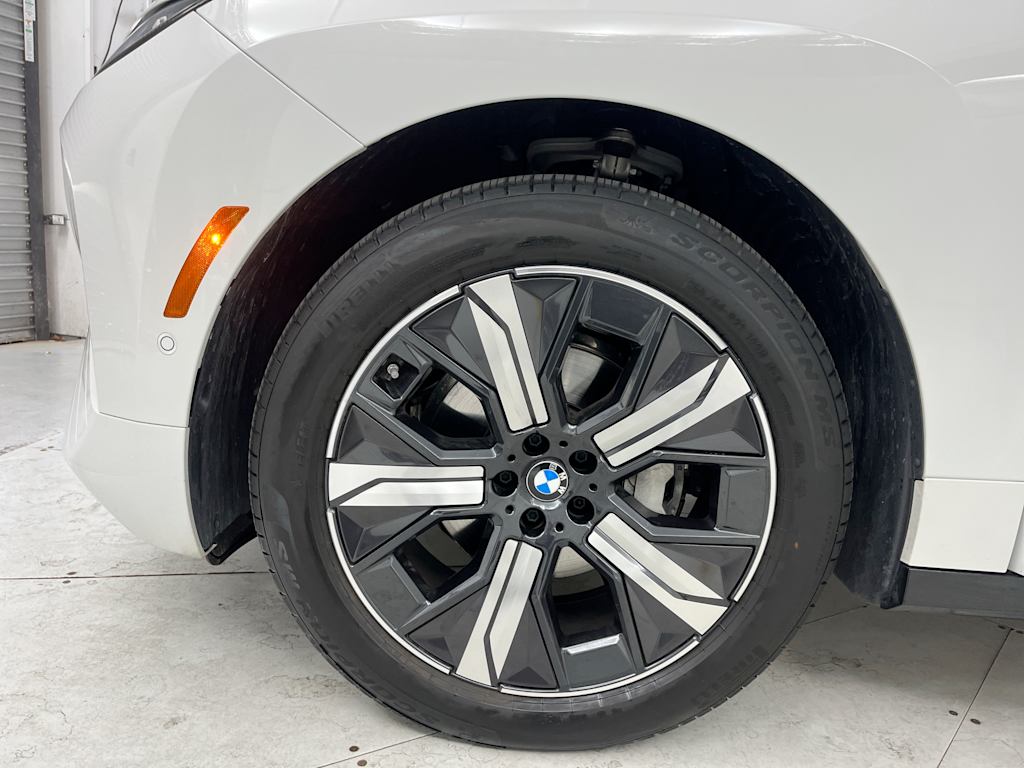 Thumbnail: 2026 BMW iX - 6