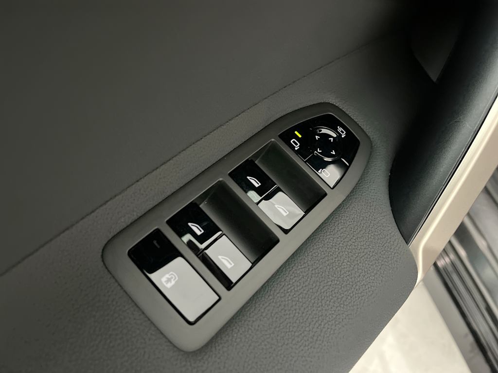 Thumbnail: 2026 BMW iX - 25
