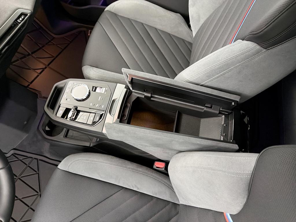 Thumbnail: 2026 BMW iX - 24