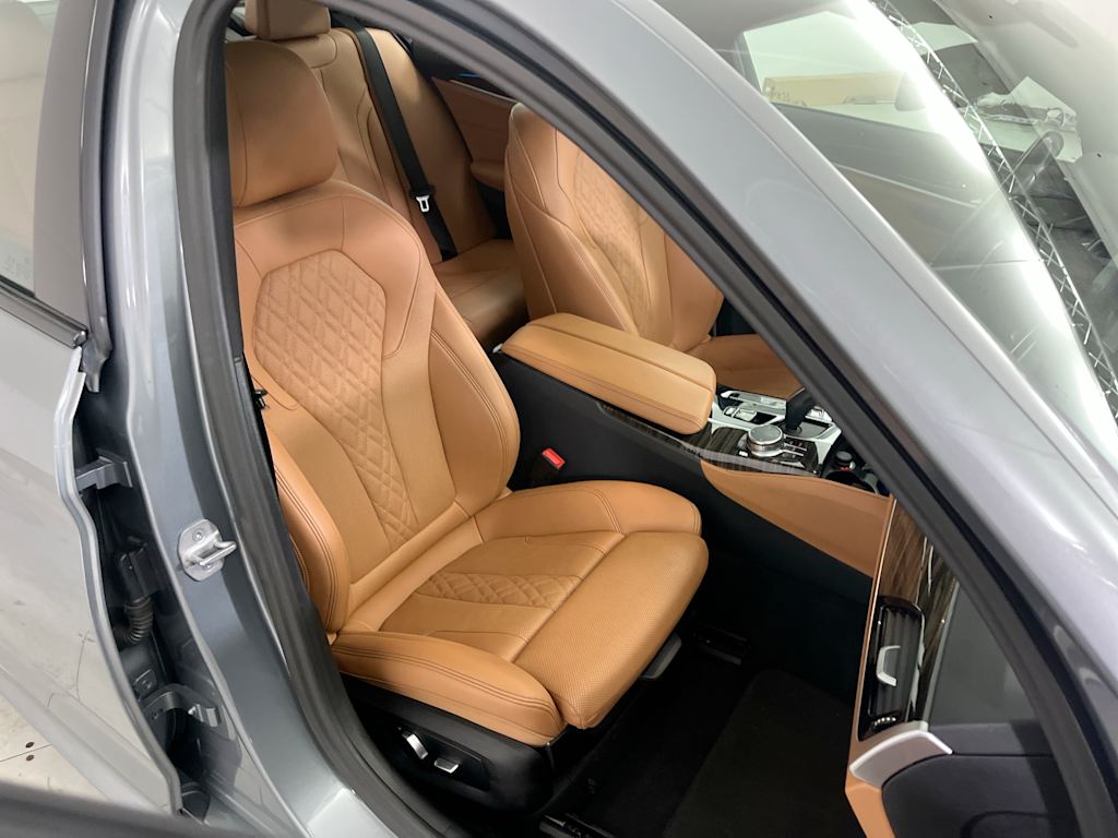 Thumbnail: 2023 BMW 5 Series - 26