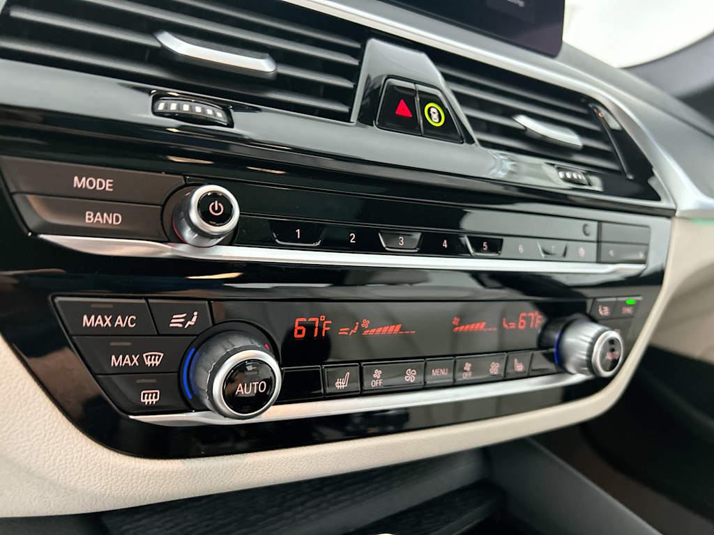 Thumbnail: 2023 BMW 5 Series - 23