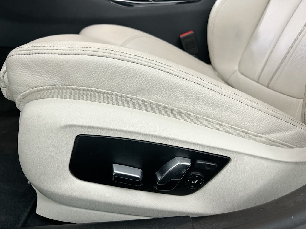 Thumbnail: 2023 BMW 5 Series - 20