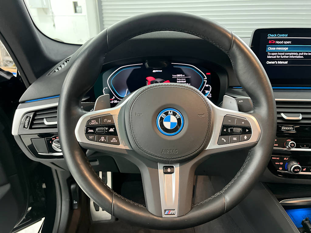 Thumbnail: 2023 BMW 5 Series - 2