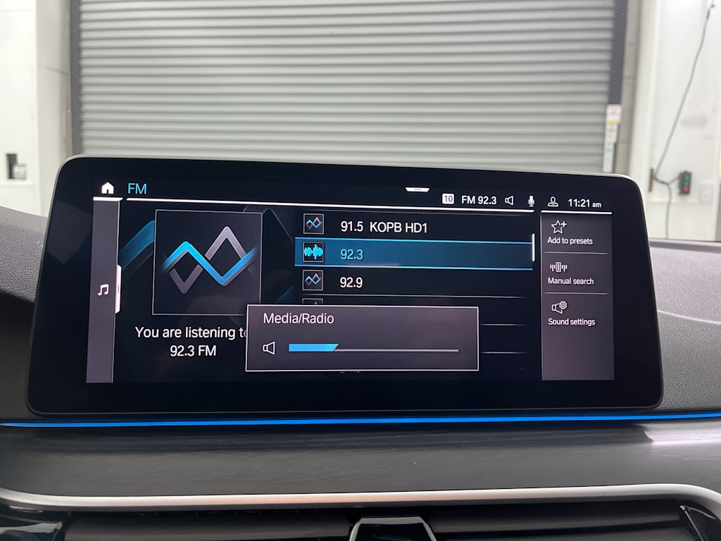 Thumbnail: 2023 BMW 5 Series - 10