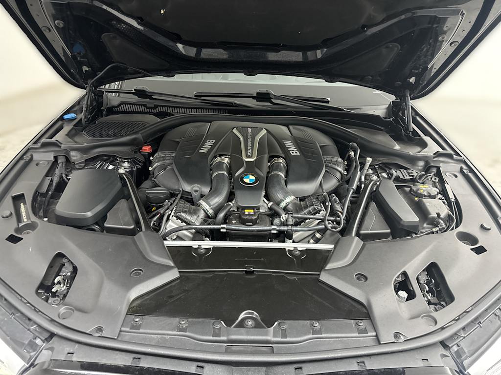 Thumbnail: 2018 BMW 5 Series - 8