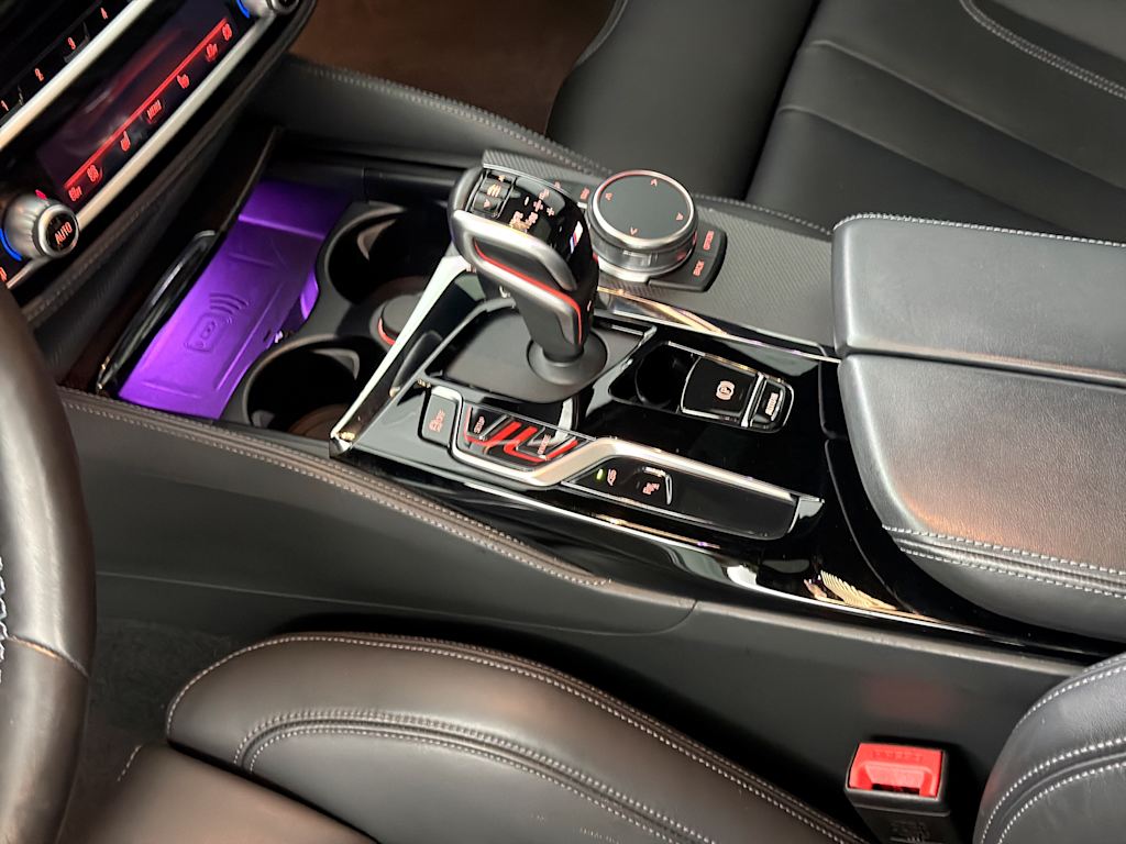 Thumbnail: 2023 BMW M5 - 13