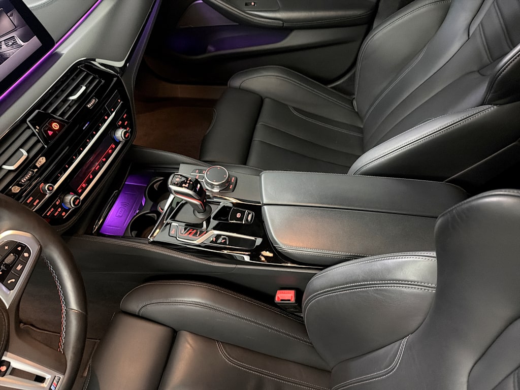 Thumbnail: 2023 BMW M5 - 10
