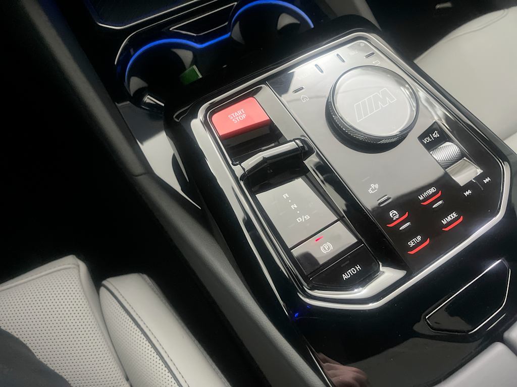 Thumbnail: 2026 BMW M5 - 12