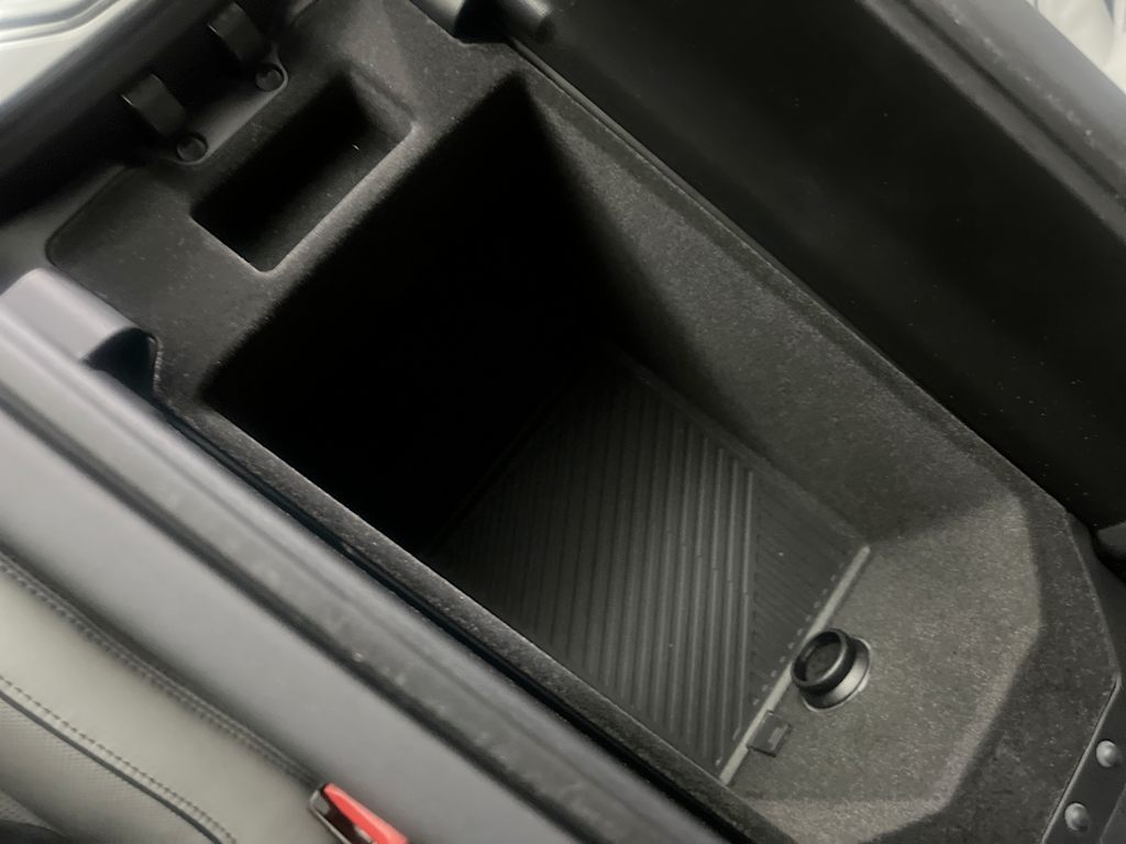 Thumbnail: 2026 BMW M5 - 25