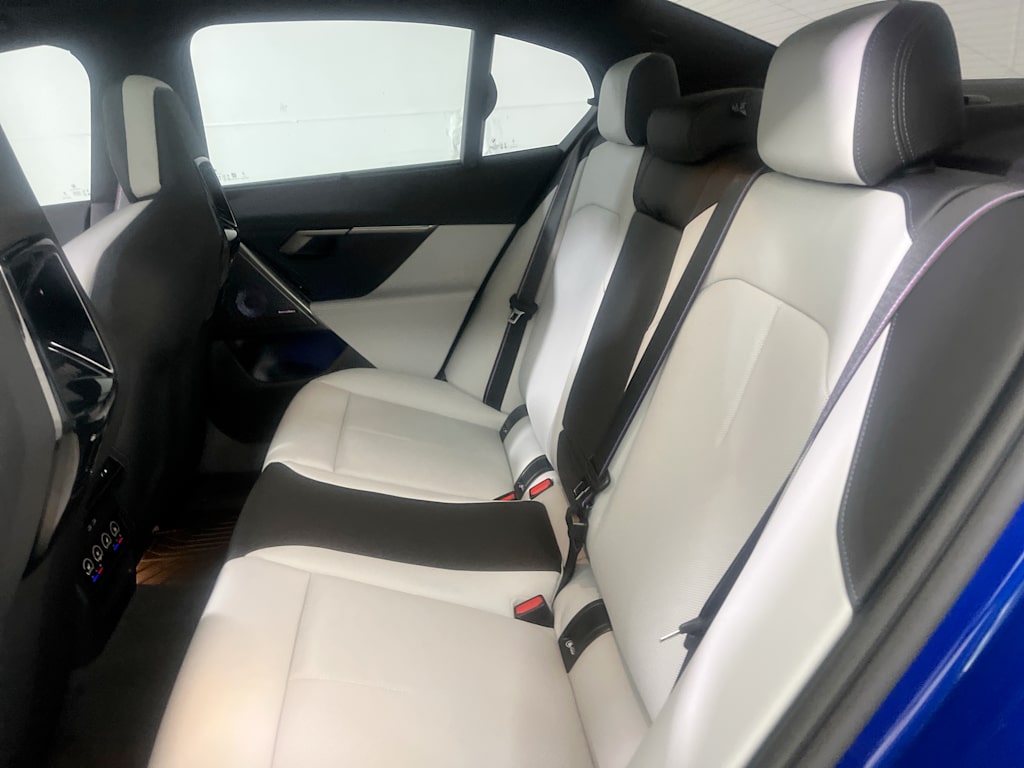 Thumbnail: 2026 BMW M5 - 10