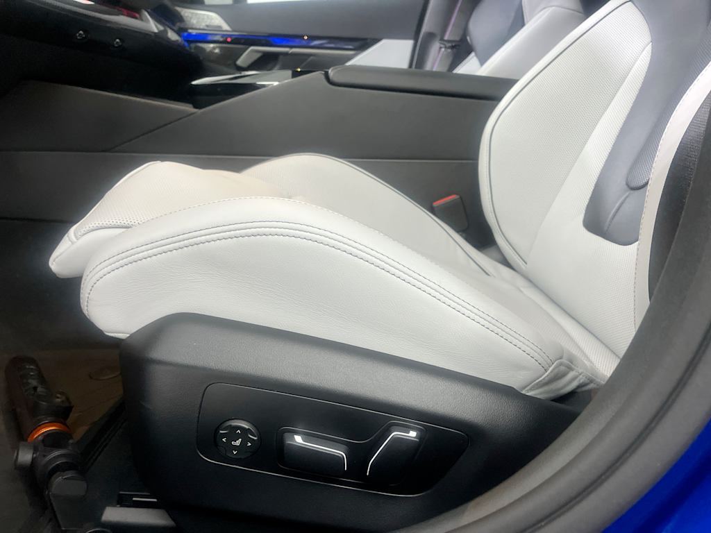 Thumbnail: 2026 BMW M5 - 20