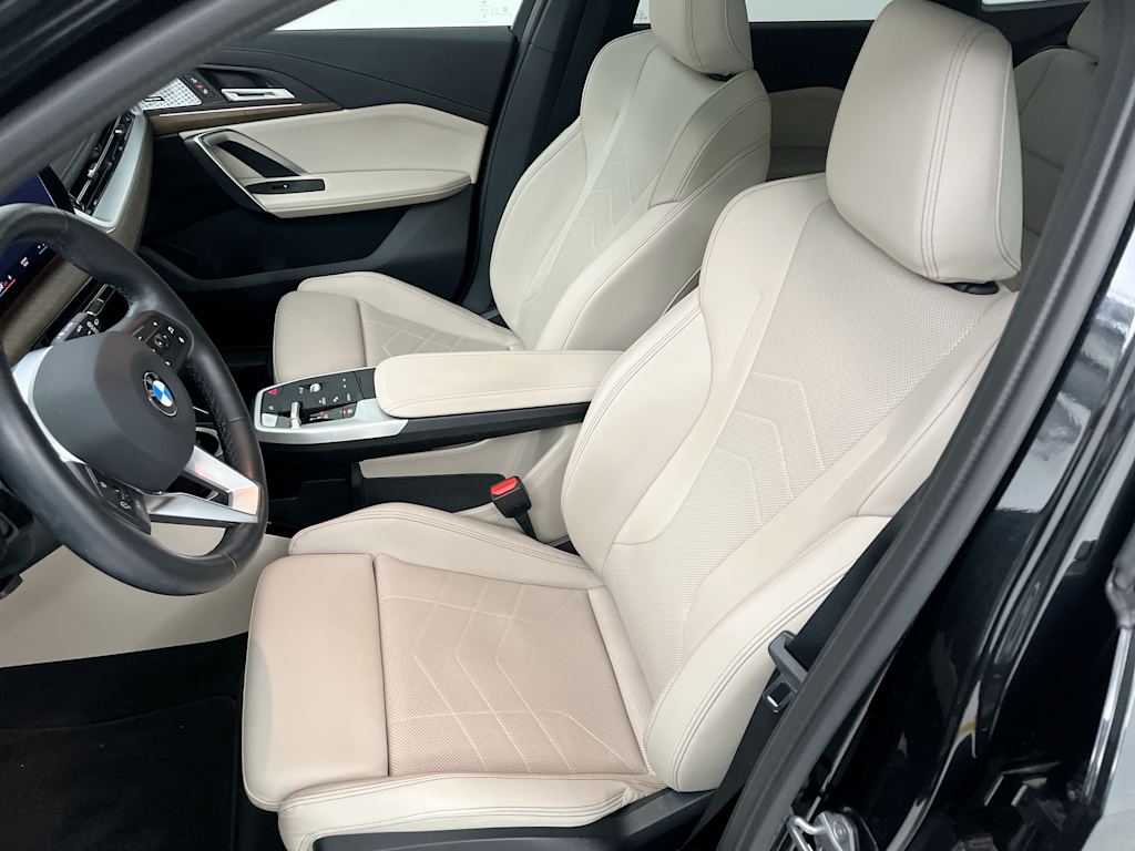 Thumbnail: 2023 BMW X1 - 8