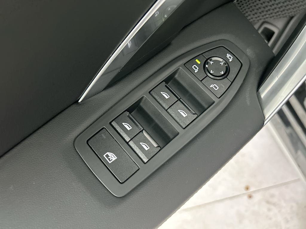 Thumbnail: 2025 BMW X1 - 21