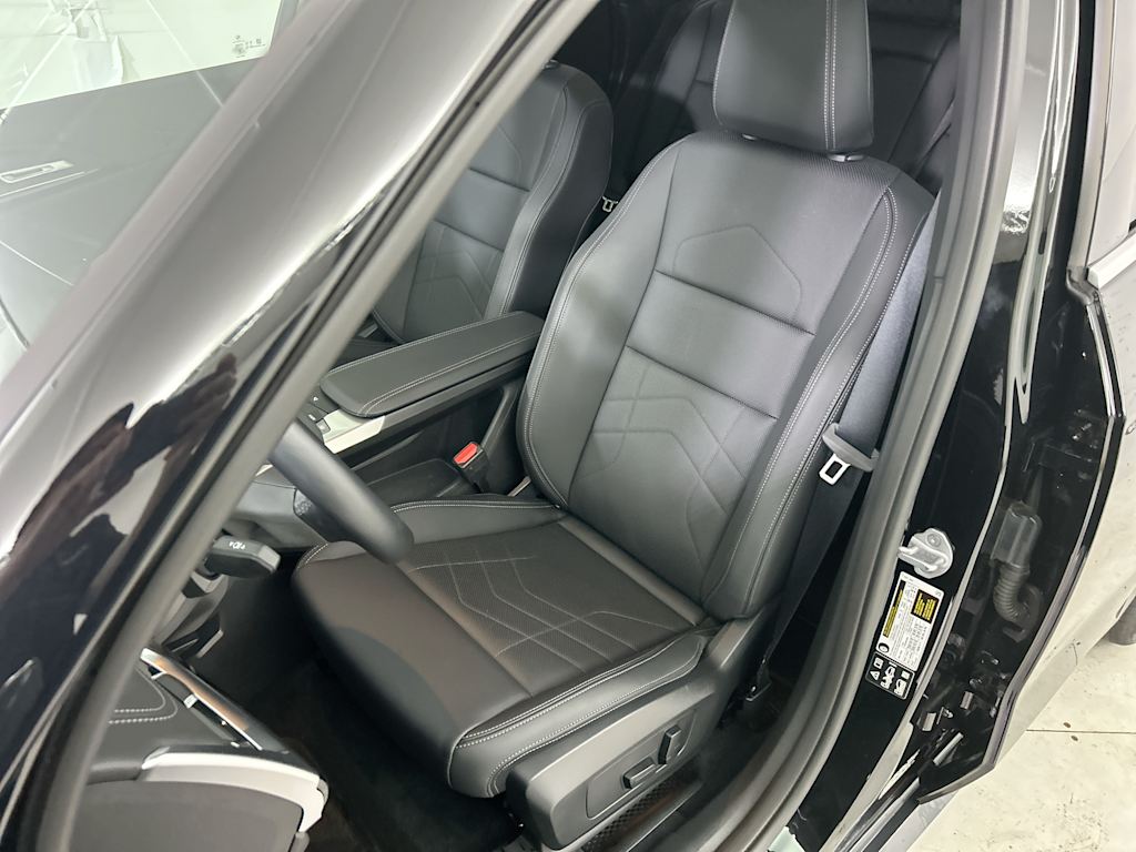 Thumbnail: 2025 BMW X1 - 8