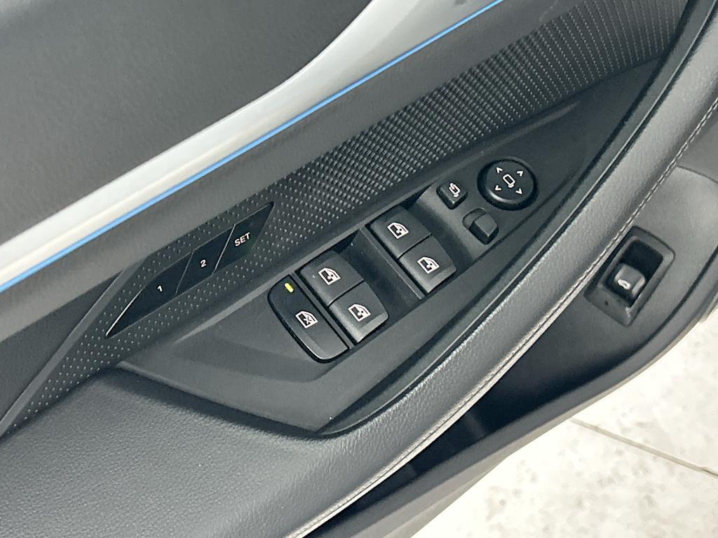 Thumbnail: 2025 BMW i4 - 21