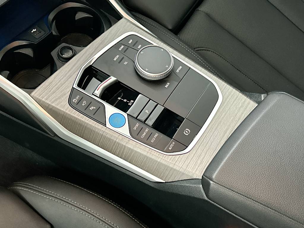 Thumbnail: 2025 BMW i4 - 12