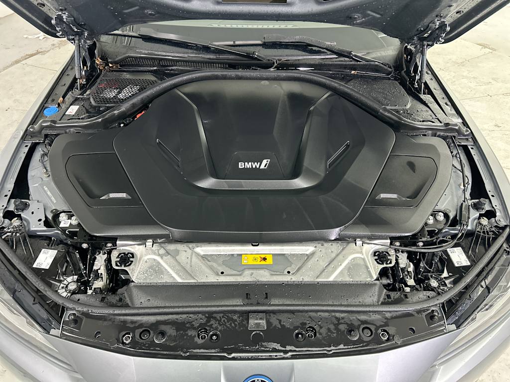 Thumbnail: 2025 BMW i4 - 7