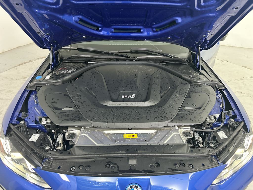 Thumbnail: 2025 BMW i4 - 7