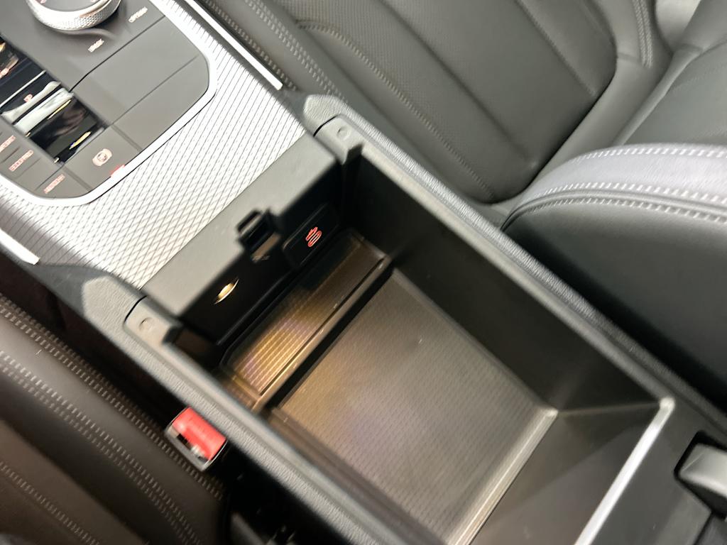 Thumbnail: 2025 BMW i4 - 9