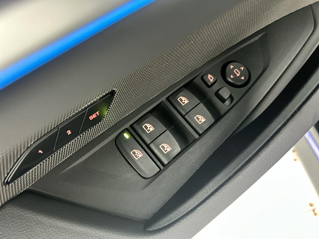 Thumbnail: 2025 BMW i4 - 21