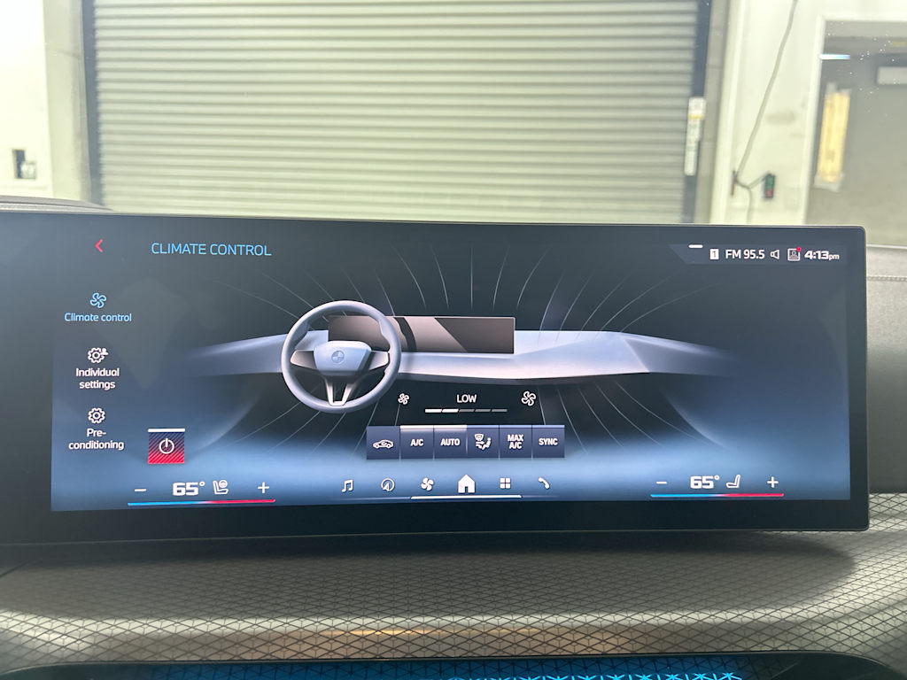 Thumbnail: 2025 BMW i4 - 23