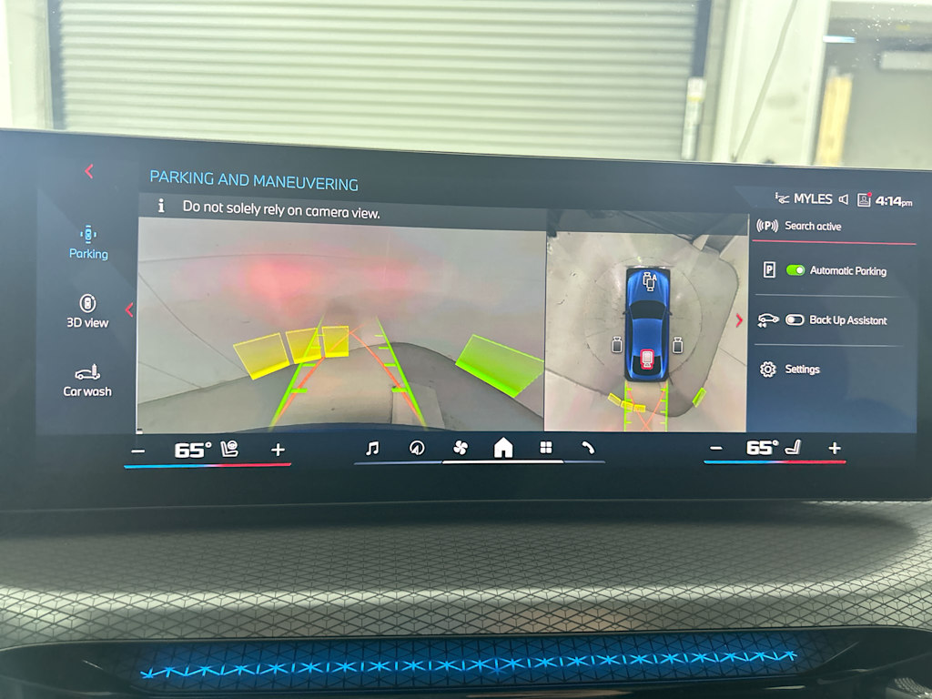 Thumbnail: 2025 BMW i4 - 25