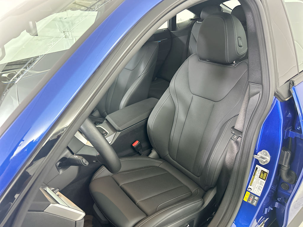 Thumbnail: 2025 BMW i4 - 8