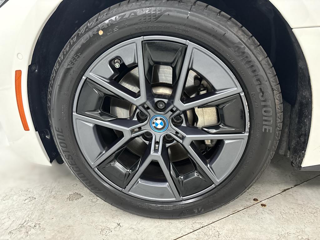 Thumbnail: 2024 BMW i4 - 6