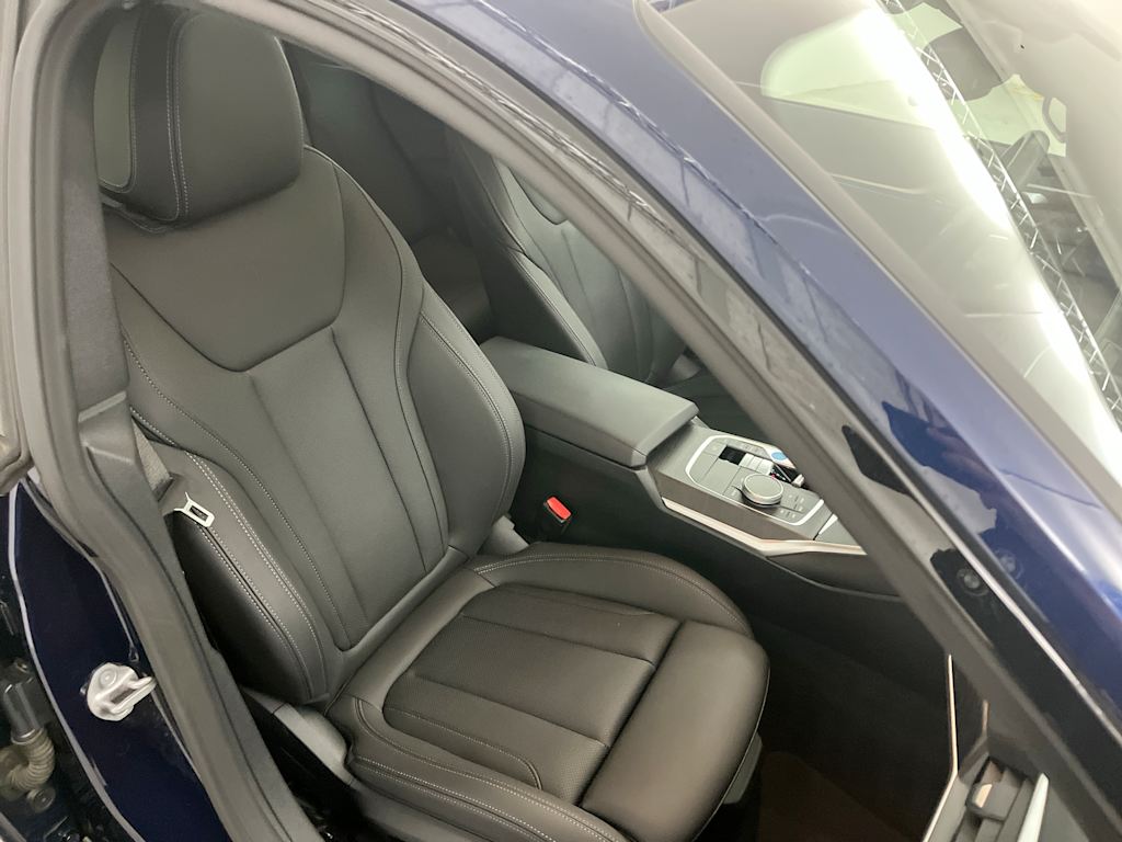 Thumbnail: 2023 BMW i4 - 10
