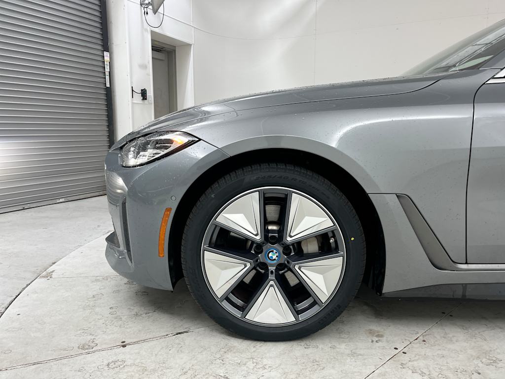 Thumbnail: 2023 BMW i4 - 6