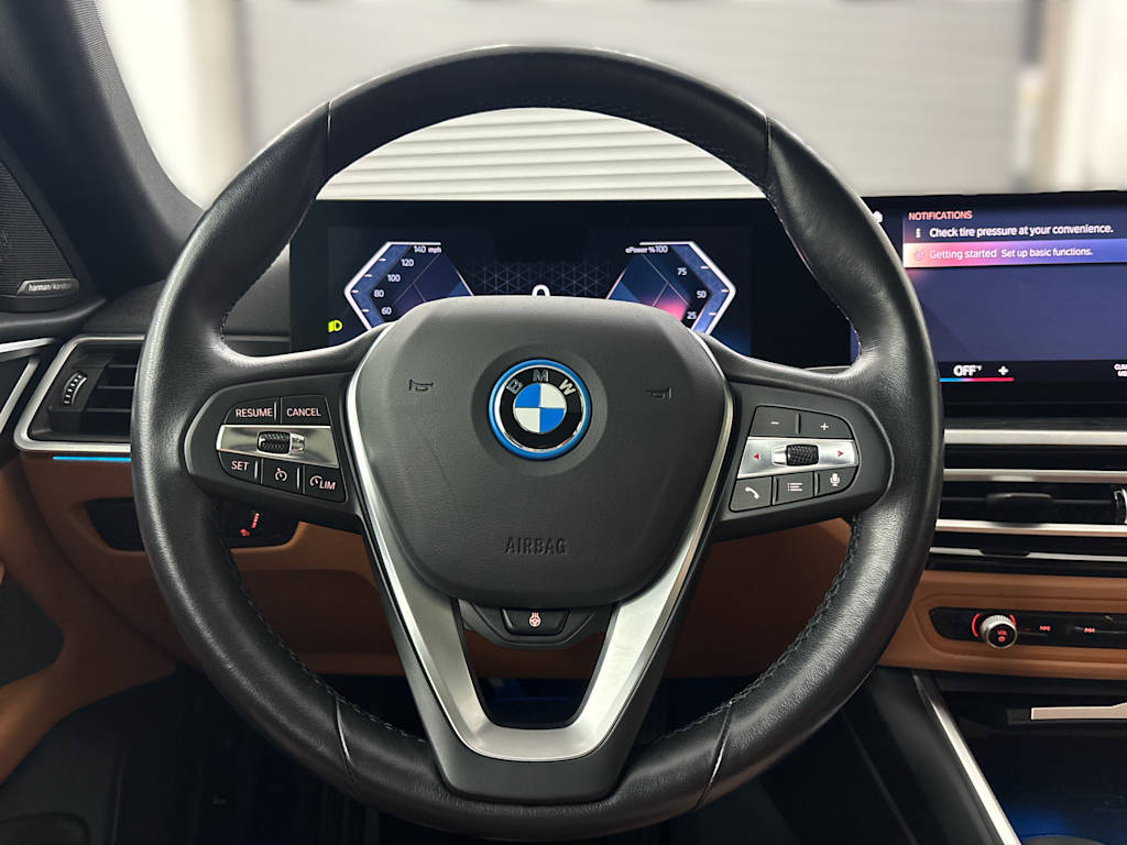 Thumbnail: 2023 BMW i4 - 2