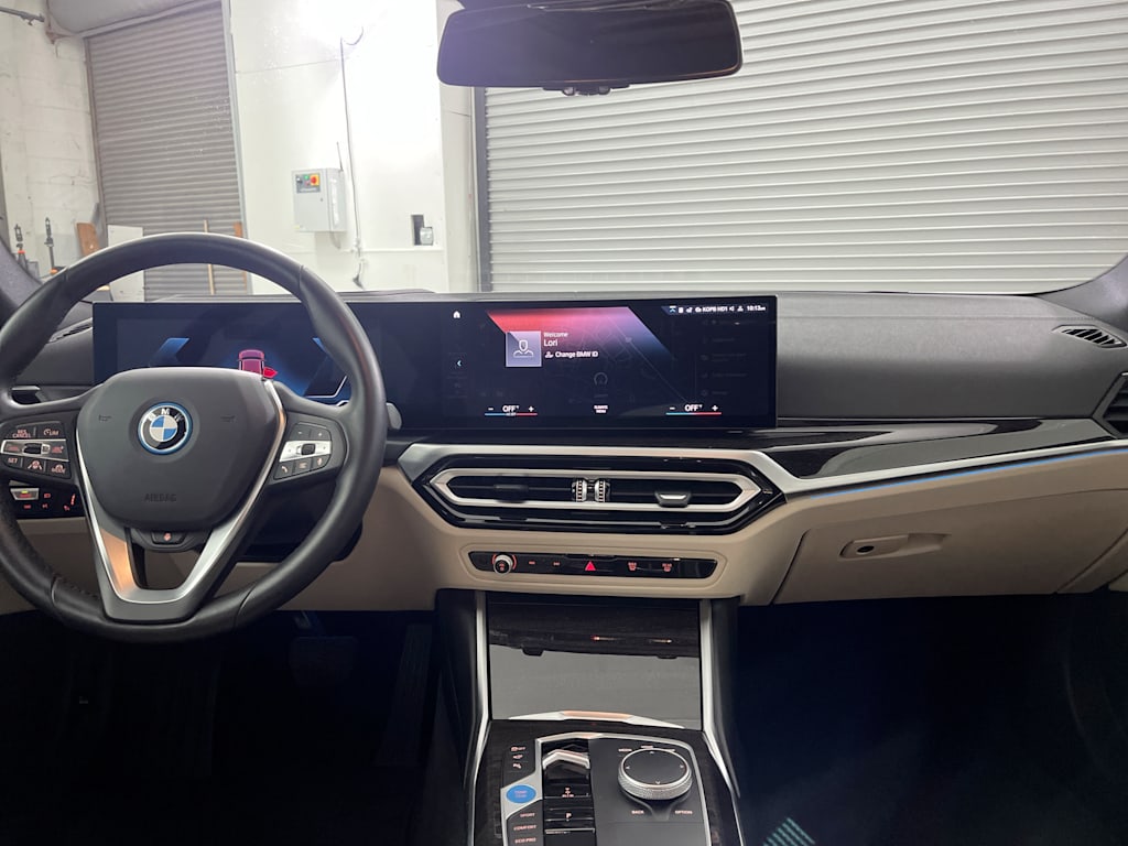 Thumbnail: 2023 BMW i4 - 2