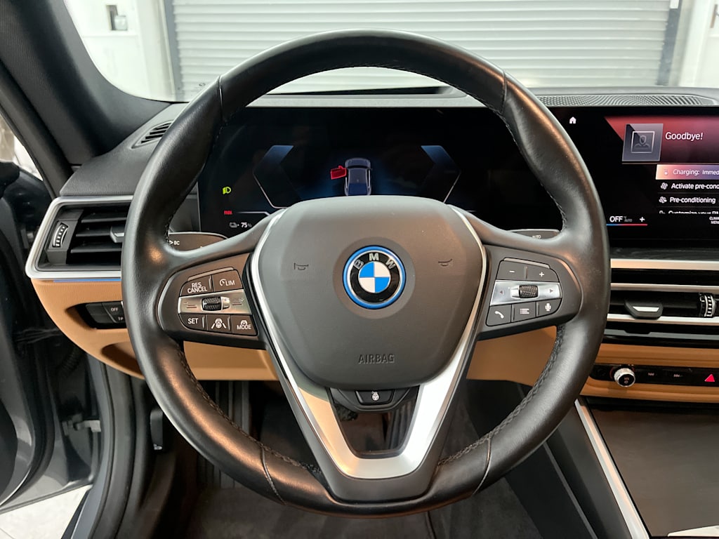 Thumbnail: 2023 BMW i4 - 12