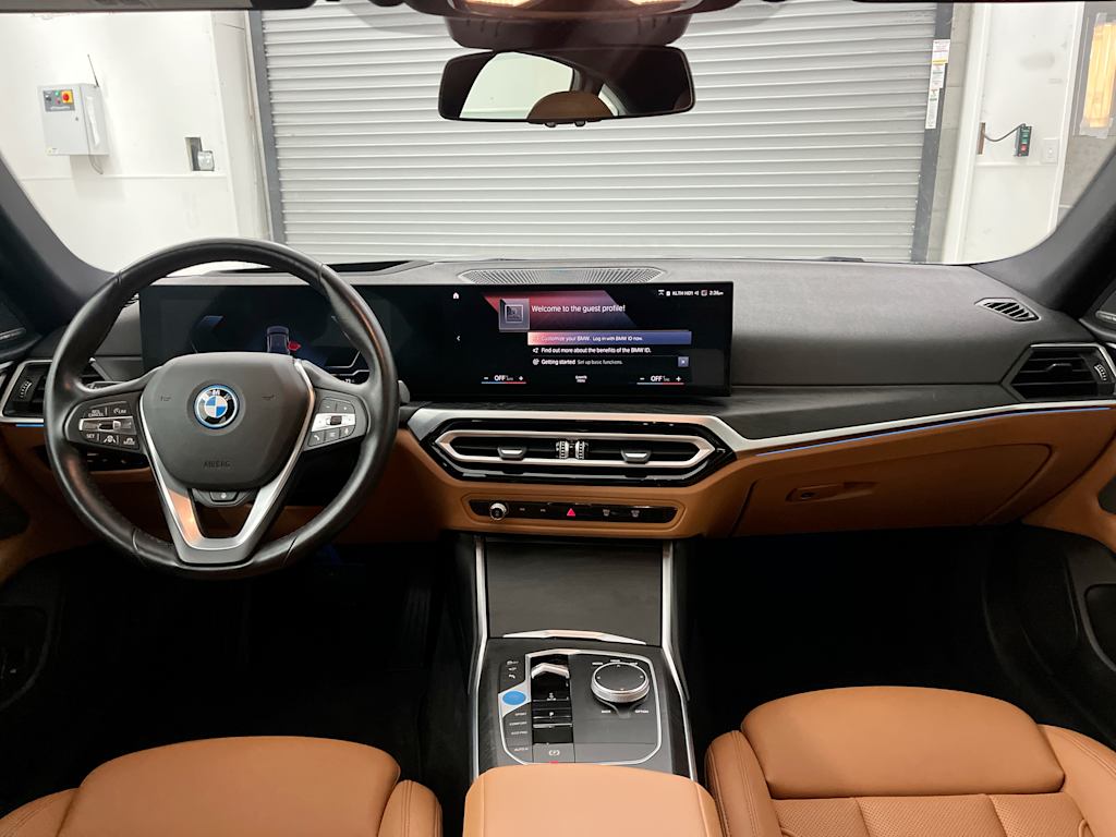 Thumbnail: 2023 BMW i4 - 2