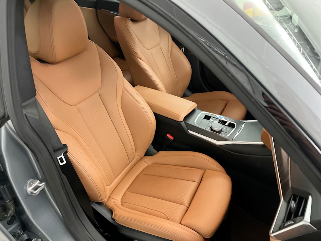 Thumbnail: 2023 BMW i4 - 10