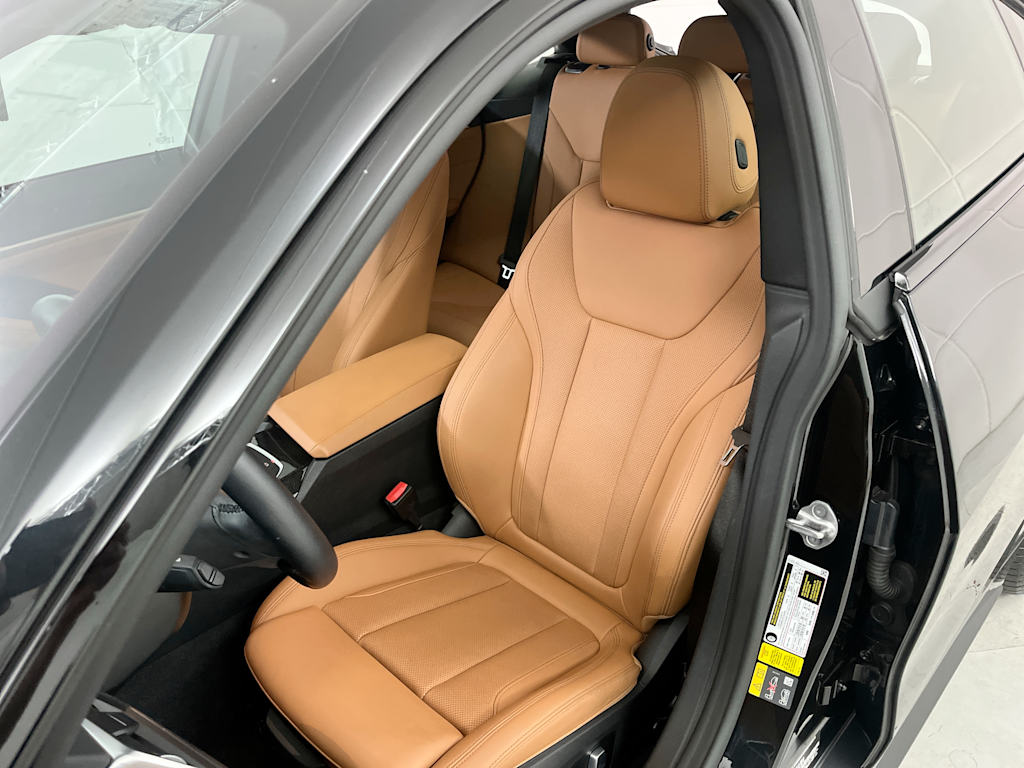 Thumbnail: 2023 BMW i4 - 8