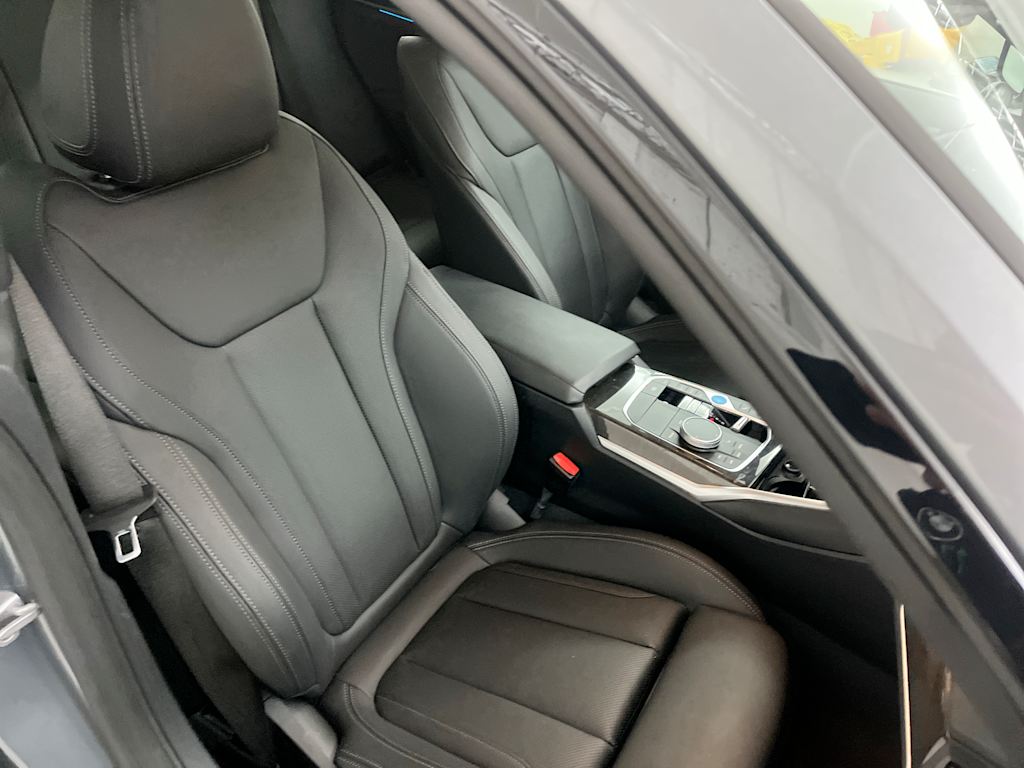 Thumbnail: 2023 BMW i4 - 11