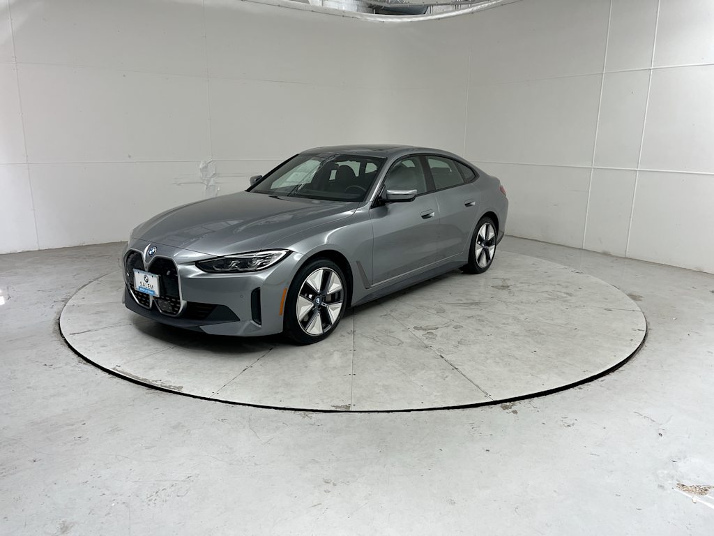Thumbnail: 2023 BMW i4 - 6