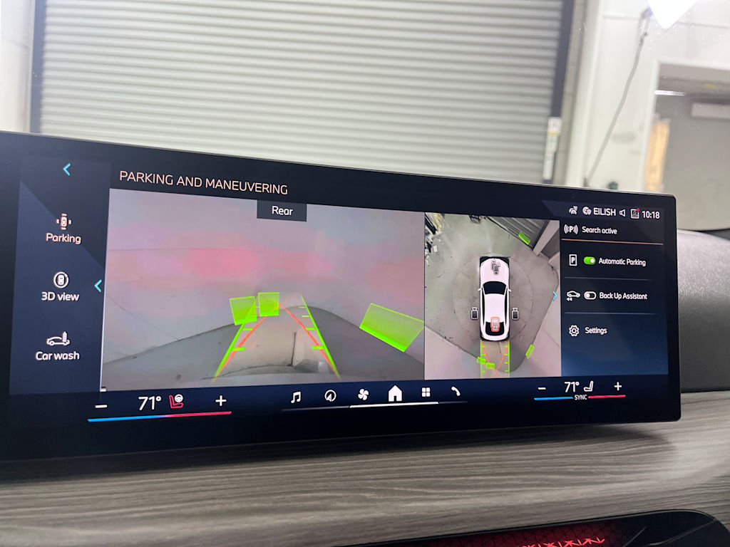 Thumbnail: 2025 BMW i4 - 25