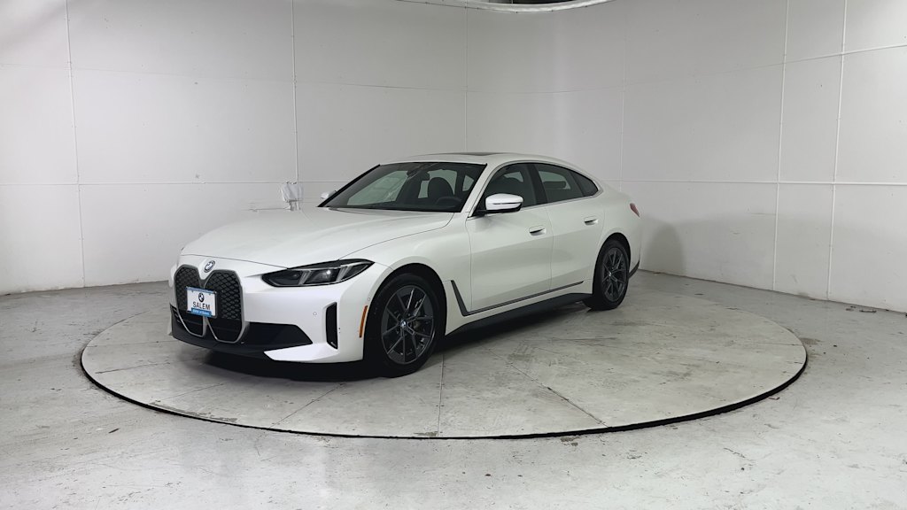 Thumbnail: 2025 BMW i4 - 16